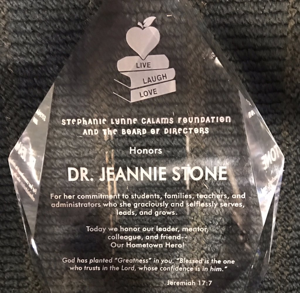 I was humbled to receive the 2017 Hometown Hero Award from the Stephanie Lynne Calams Foundation - a tribute to Stephanie &amp; all teachers!!