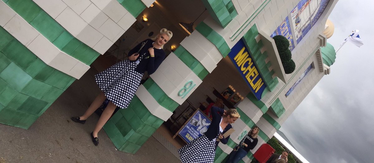 steveRBF's tweet image. Authentic look to the Michelin garage at #goodwoodrevival2017