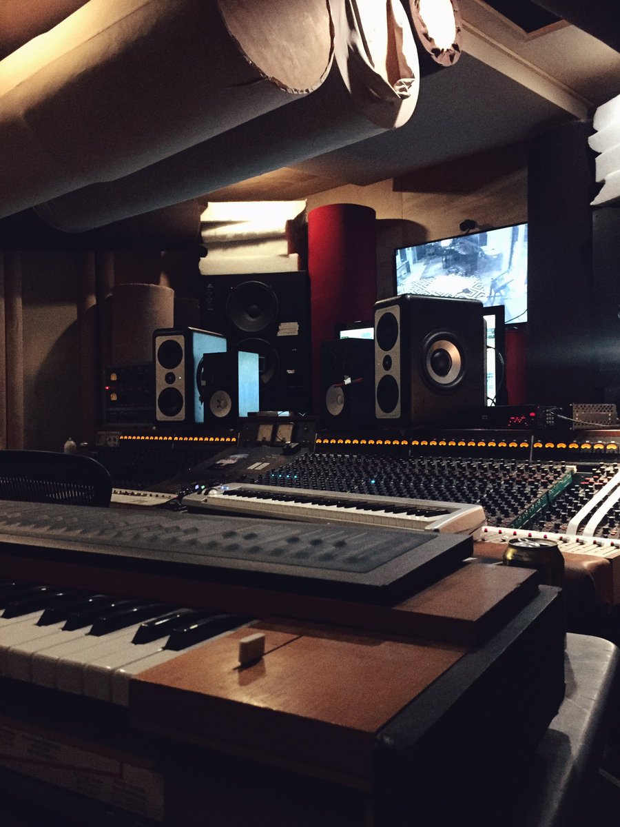 marcoparisitw's tweet photo. Seaboard loves Clavinet @WeAreROLI @weareparisi https://t.co/VzVYy6KYfD