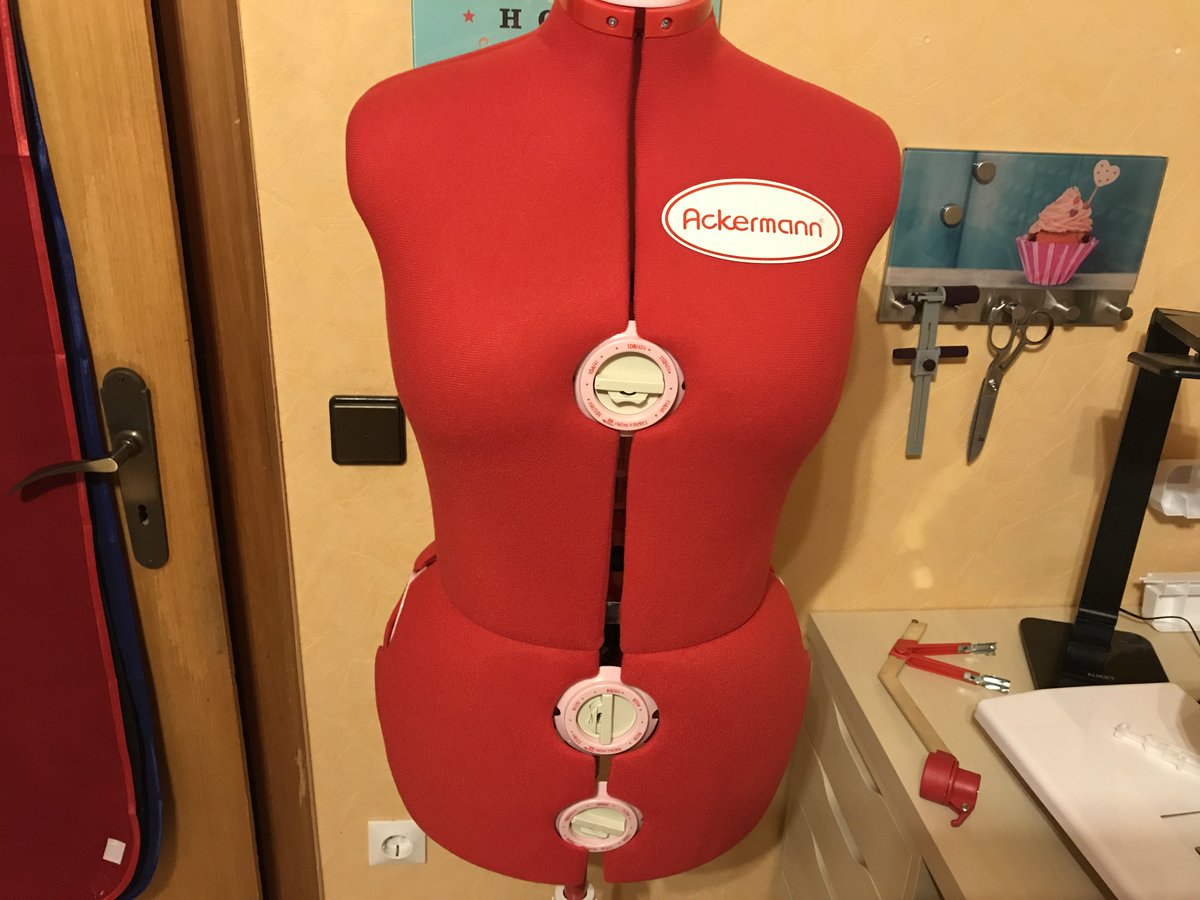 KarinsTestwelt's tweet image. Ein praktisches Hilfsmittel wenn man gerne Kleidung näht. Die Büste hat 12  ...
karinstestwelt.de…/schneiderb%C3%BCste-von-ac…/