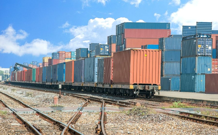 cis411's tweet photo. Transloading: Things you need to know https://t.co/9R9ct7u5CB #transloading #distribution #biztip https://t.co/Oo8LANOYEB