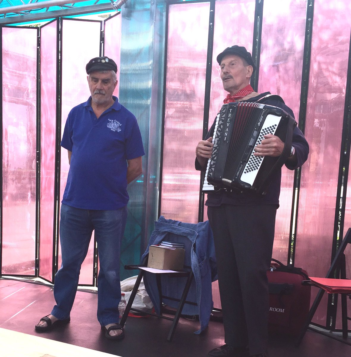 brian1608's tweet photo. Enjoyed the sea shanties at Erith Lighthouse this afternoon. "Heave away, haul away!" #greatererith https://t.co/ROMdDaU1gL
