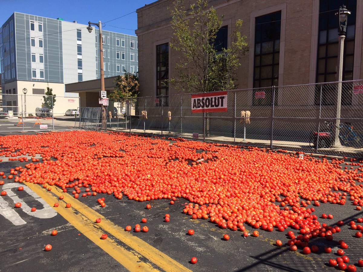 EastSideMke's tweet photo. There is still time to register for #TomatoRomp the Absolut Bloody Mary Challenge and #TomatoFight on the #EastSideMKE #MKE #Milwaukee https://t.co/x5yYI10Pfg