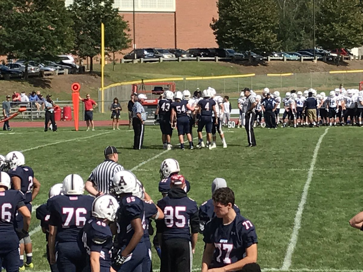 PabloViruega's tweet photo. Un poco de High School Football !!
Let's Go #Falcon #AvonHS https://t.co/NW56AnITop