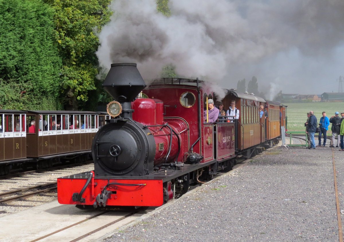JohnNsrjohn's tweet photo. Fiji at Statfold Barn today #narrowgauge #statfoldbarn https://t.co/2ULU2ixLAv