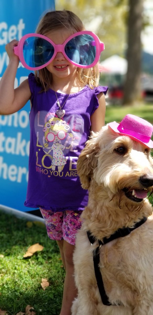 ShiannRay's tweet photo. THE Galli mascot came to take pics w/ kids at the BBQ Fest! #SOHCute #PupsOfSOH @emilywiper https://t.co/oB9Do9hRtY