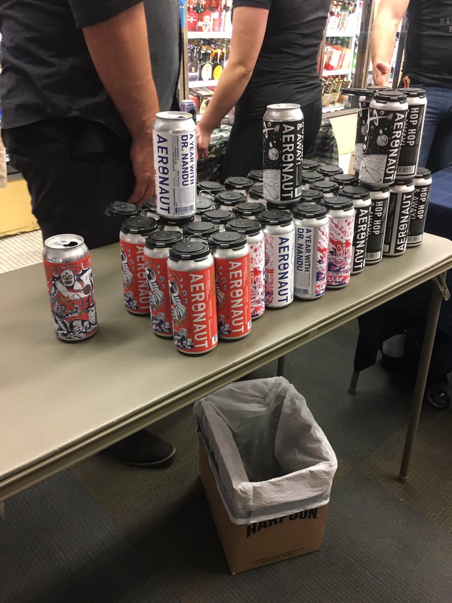 Better late than never, <a href="/AeronautBrewing/">Aeronaut Brewing Co.</a> in the house! They brought the Hop Hop! 🐰🐰#WelcometoBoston