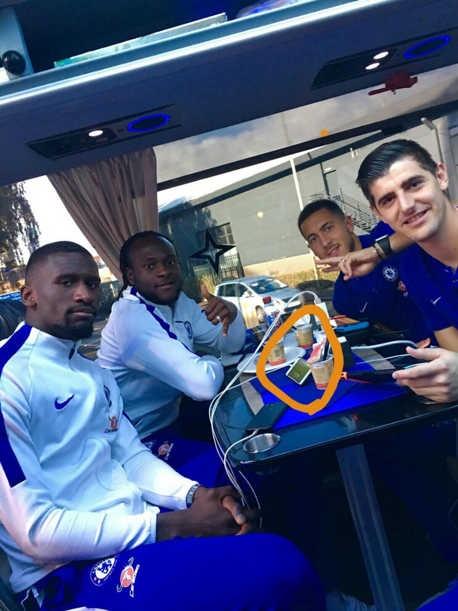 awere_jnr's tweet image. Probably watching united draw😊