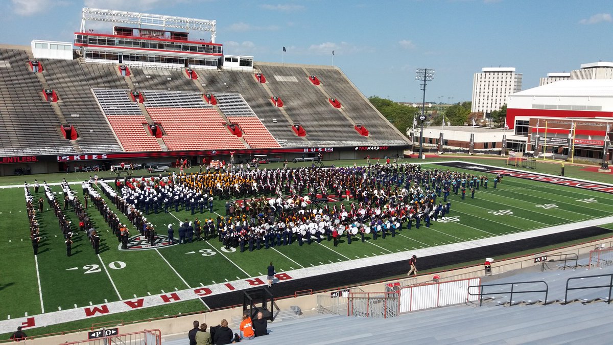 NorthBooneMusic's tweet photo. Check out your Marching Vikings represent North Boone NIU Band Days! https://t.co/GAYqHcagBB