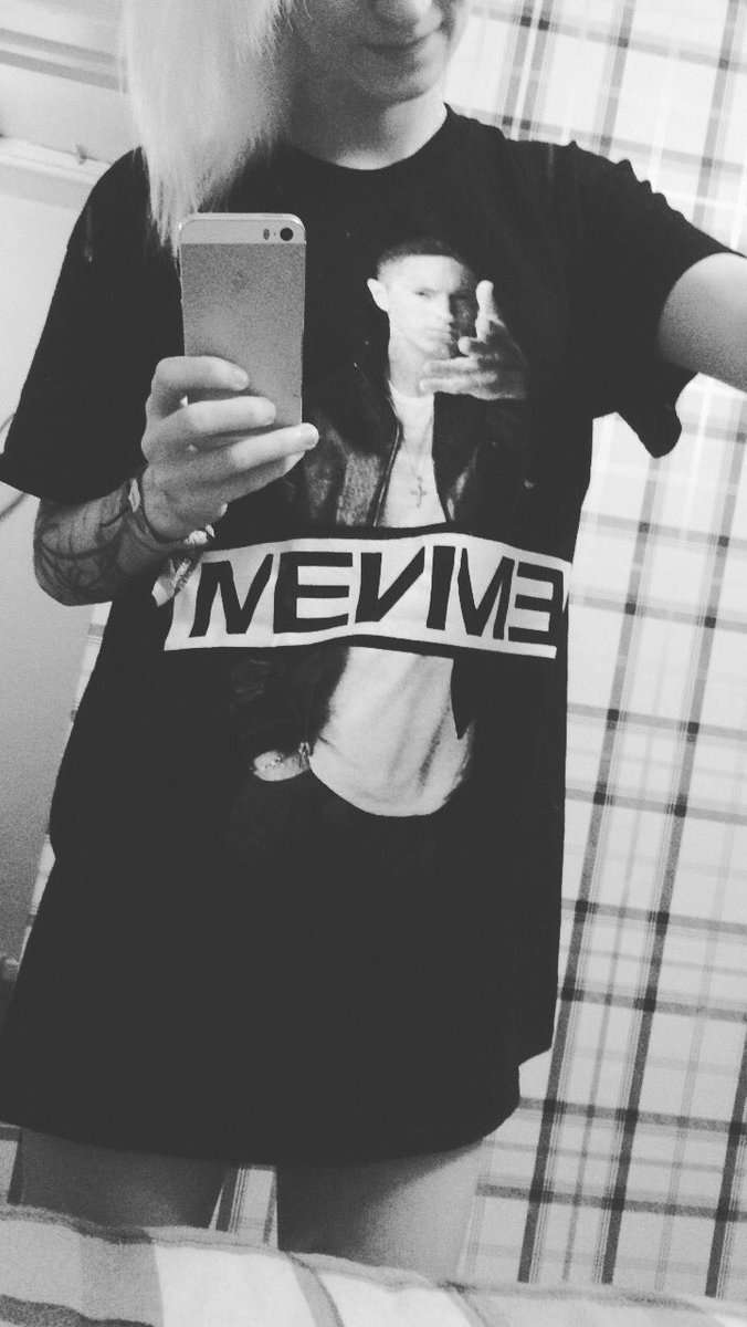 FansofMarshall's tweet photo. Got a nice top whilst I was there too 🔥 https://t.co/JSwKyPWRxl