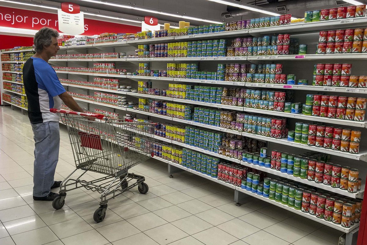 la_patilla's tweet photo. Medidas anunciadas por Maduro traerán más inflación y no acabarán con el dólar paralelo -  https://t.co/Hv5kT3S9gn https://t.co/a0WC0dyO5C