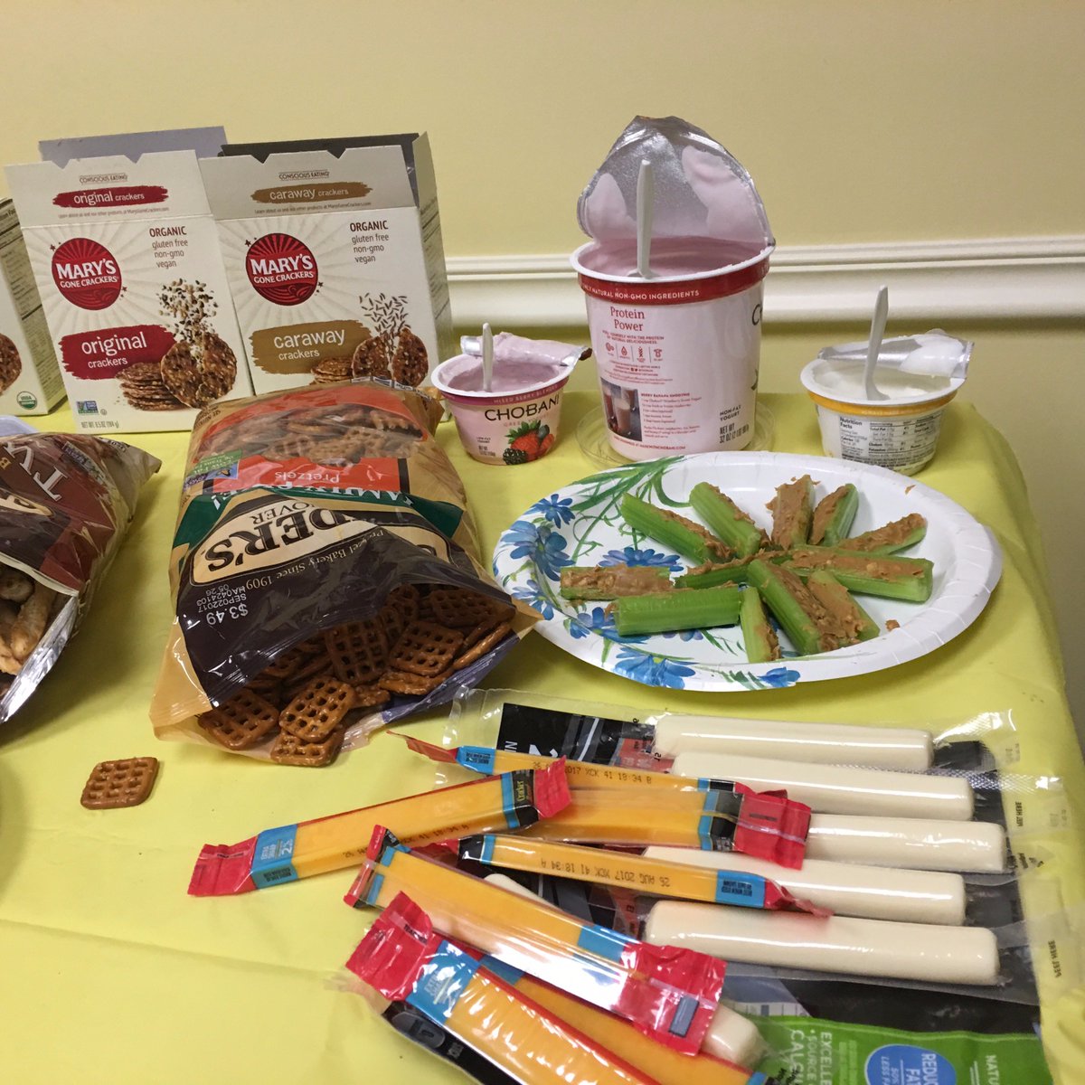 IkierCenter's tweet photo. Ikier Wellness Calcium Cafe Pot Luck TUES 9/12 at 2:45pm after #Osteofitness class! Bring your favorite #bonebuilding foods! #osteonutrition https://t.co/GpT3heGKFI