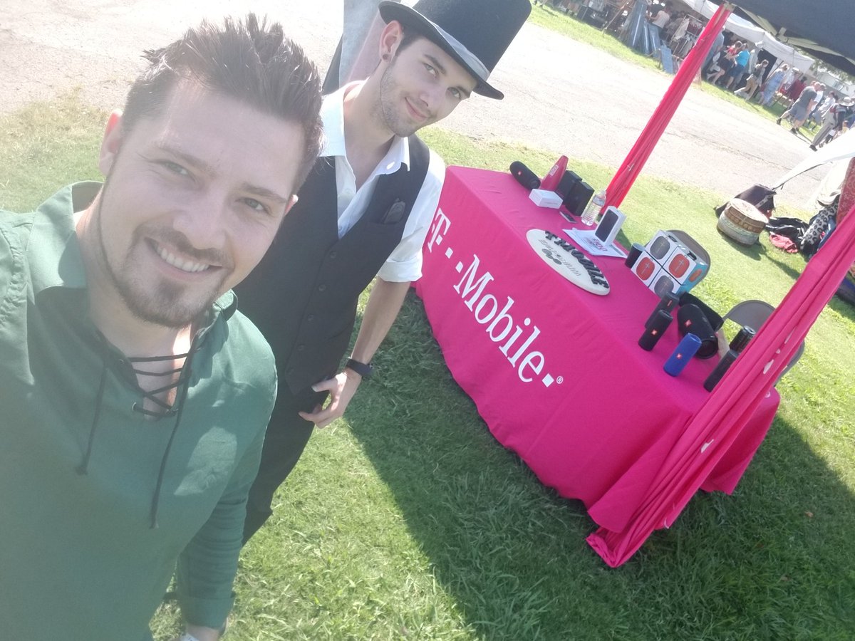 ShanePaiz's tweet photo. Renaissance fair Anderson. Come get some magical talking devices. @MobileOneLLC @Mobile1_SteveO @dperry2929 https://t.co/9qjf3SdzIk