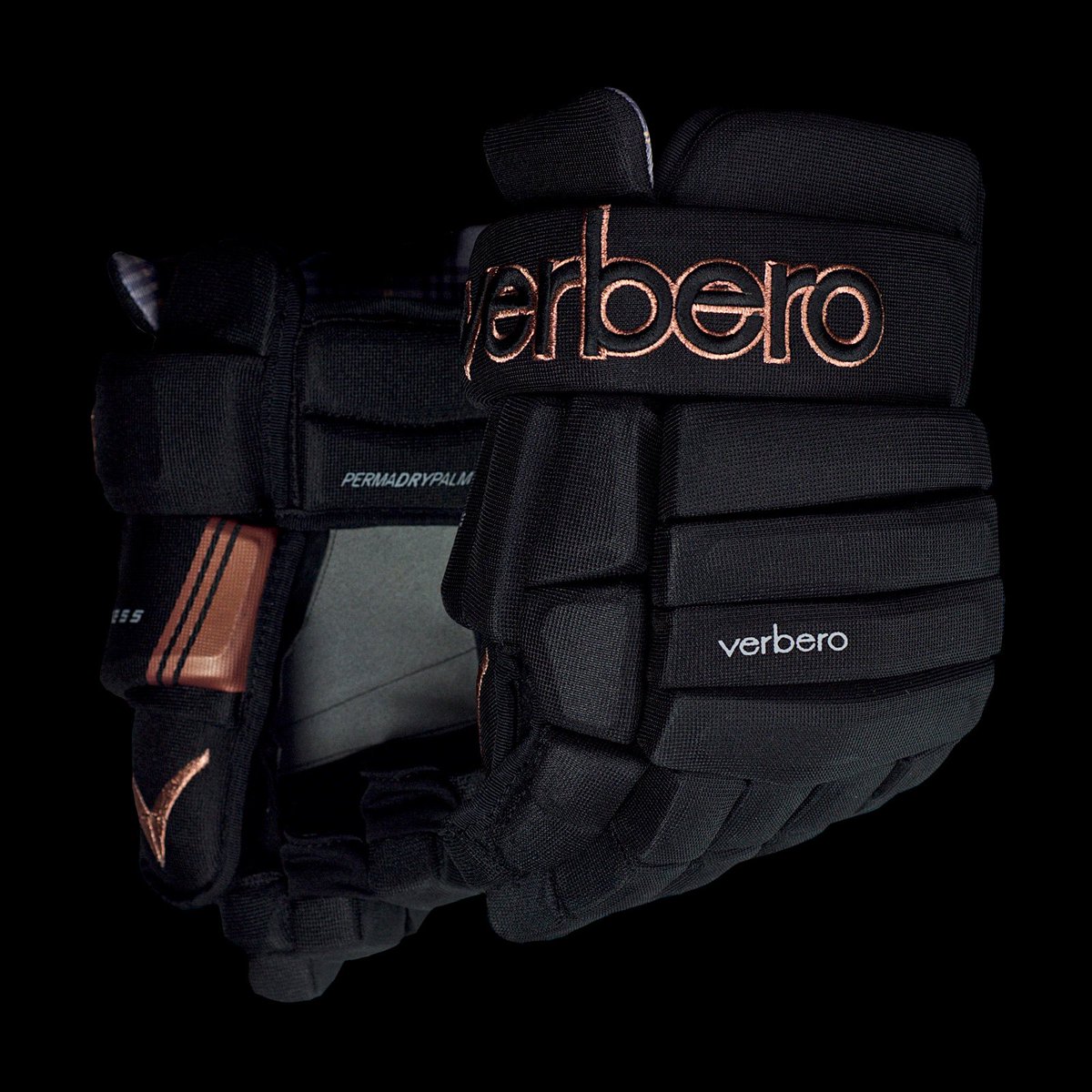 verberohockey's tweet photo. Introducing the #Cypress V1000 4-Roll. A #classic look with today's technology! #Verbero #VerberoHockey #mitts #4roll https://t.co/qtdhUa2qcE