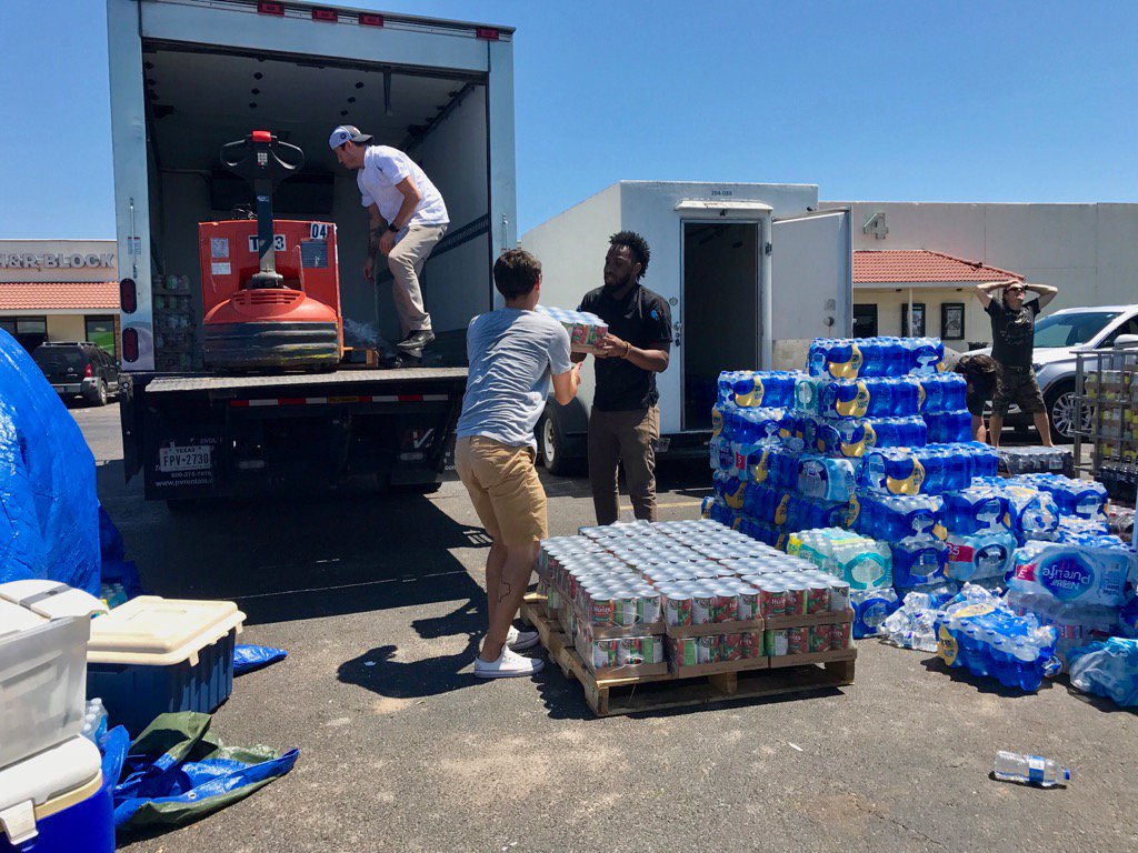 WCKitchen's tweet photo. Still helping Houston in Rockport with support for @ReefHouston Thanks @ConagraBrands @HuntsChef @chefjoseandres https://t.co/vhQXvSLmqy