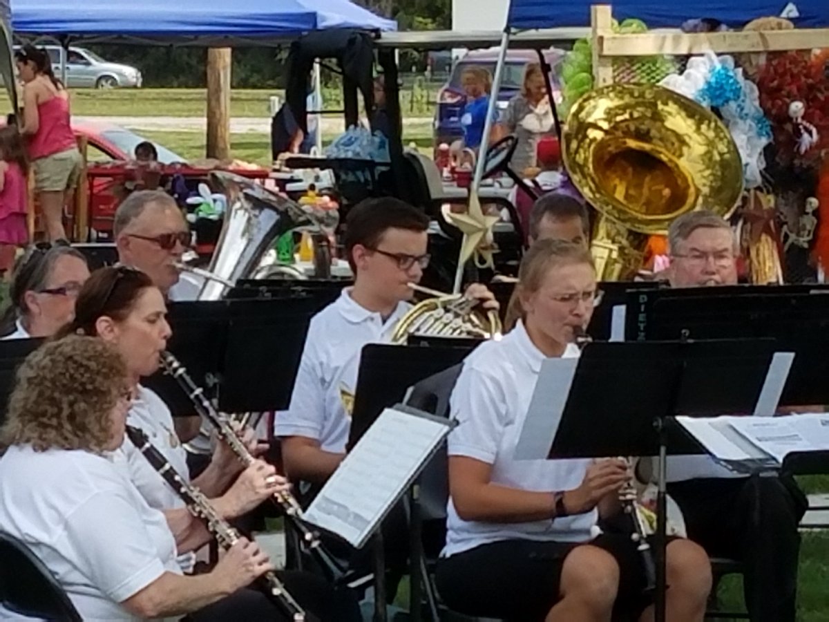 dpartschNC's tweet photo. Made it to our 1st Southeast Nebraska Community Band Concert since Luke joined. #popcorndays https://t.co/FXBKuoYxJj