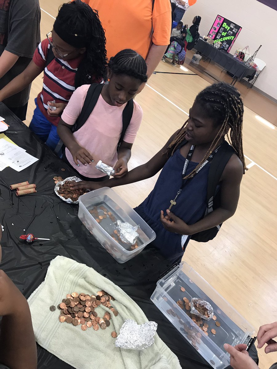 DrJLWhitlock's tweet photo. Fun Times at Stratford STEAM Saturday #stratfordstemlc @MNPSNortheast @cawhittaker1 @sitonarcisse https://t.co/PsYiEgC0ID