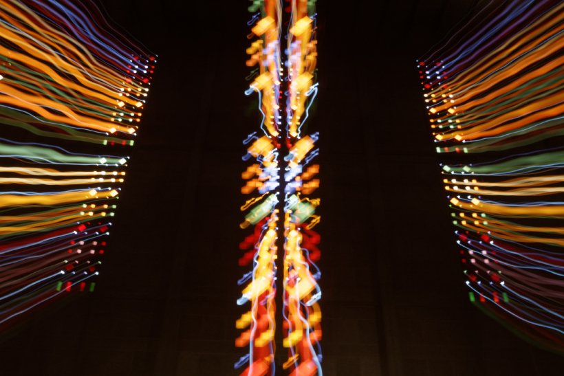 n_carmignac's tweet photo. @EgloffValerie @UnEteauHavre @LH_LeHavre @LeHavreAgglo @luclemonnier Une préférence sublimée par son écrin de lumières...
#accumulationdecouleurs #poseB https://t.co/EwyEOQGdwW