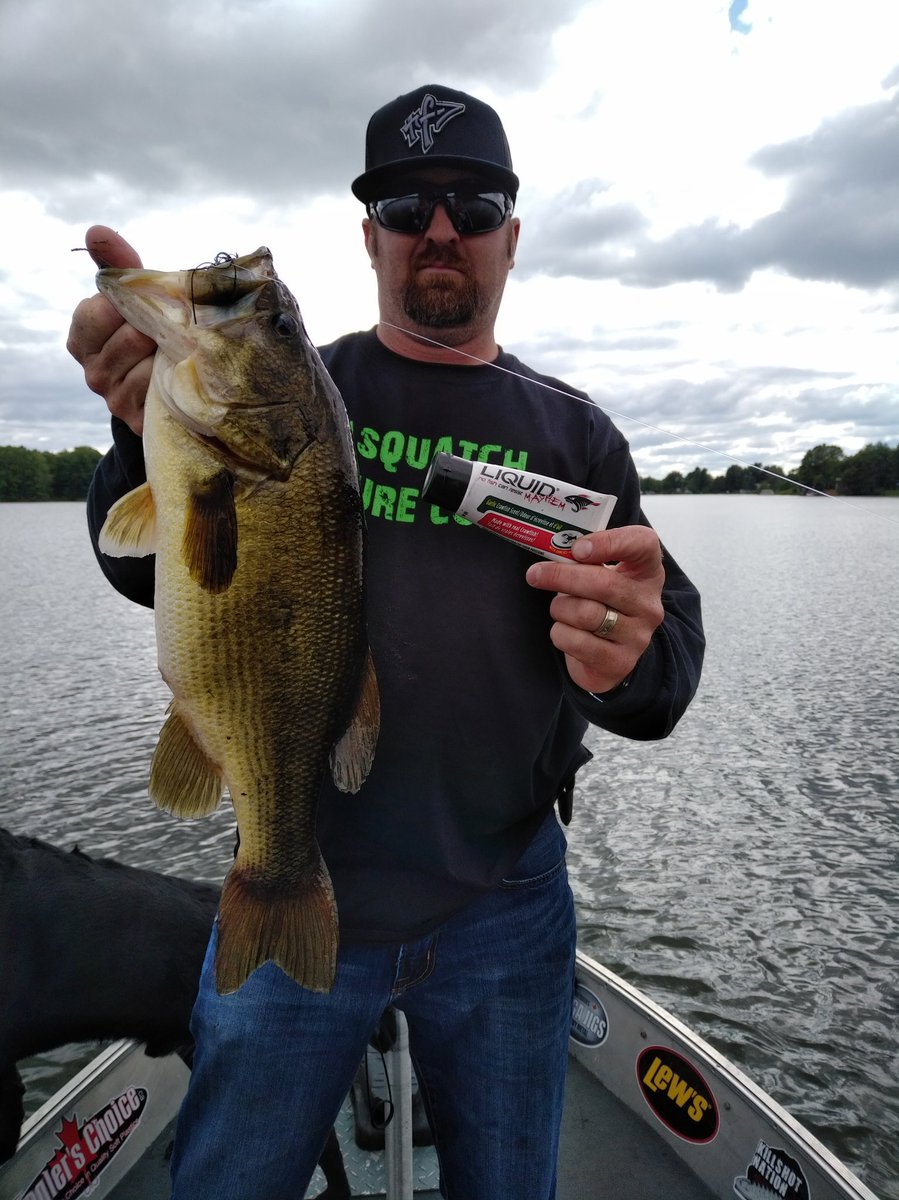 CanuckBassin's tweet photo. A must have! @LiquidMayhem_ #GarlicCraw aka #Crawlic gets it done! #MayhemMilitia https://t.co/B3DLPBIB21