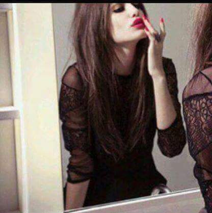 #الُانَثُــــى لا تحـــب مـن يــفسد لــهاا كحــل #عيــناهاا

              ولكـــن #الانثــــى  تــعشق من يـــفسد لــهاا #احمـــر_شفـتاهاا ♡