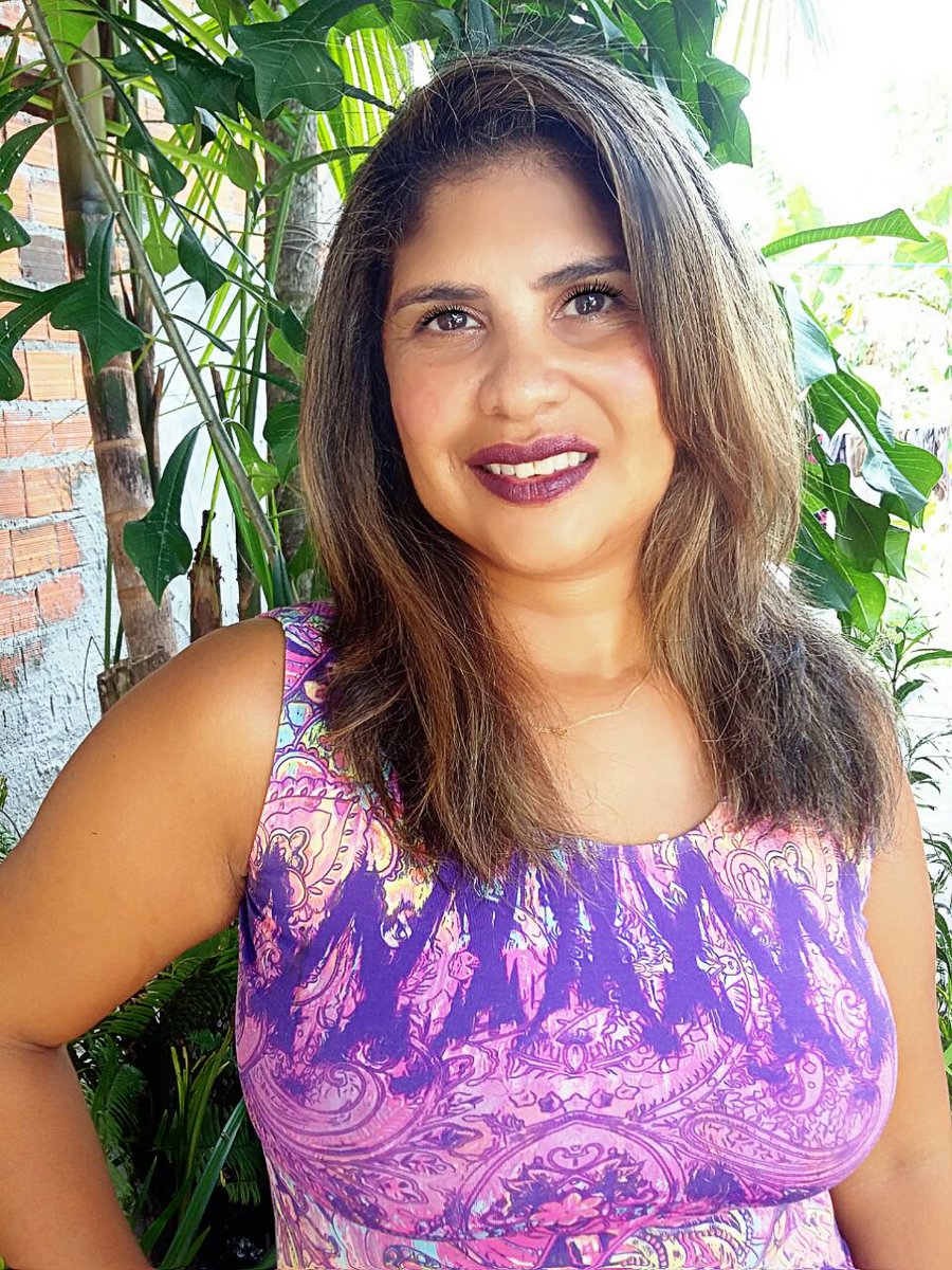 lene694's tweet image. "Tenha Flores nas mãos, verdade no olhar, amor no coração e muita alegria para que a vida te retribua com dias cheios de paz....”