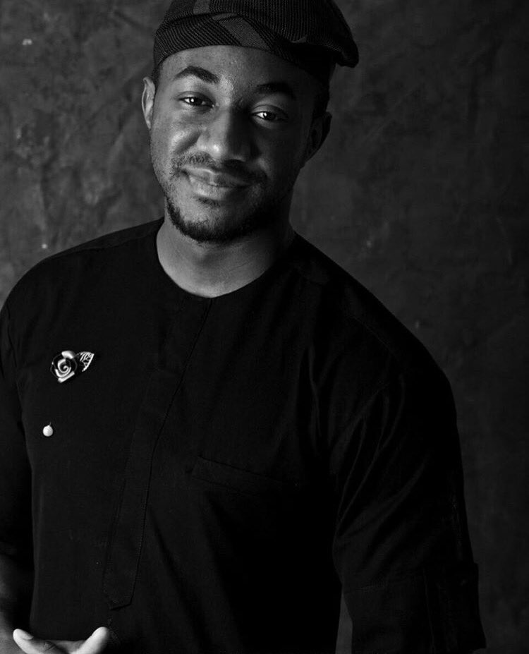 AfricanStyleArc's tweet photo. “Clothes mean nothing until someone lives in them.” — Marc Jacobs https://t.co/6NKnvAbKLB