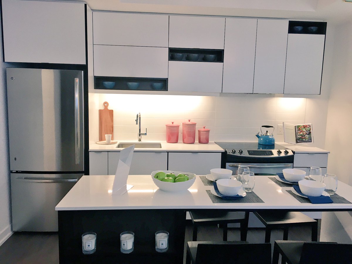TheDanielsCorp's tweet photo. We're cooking up your #dreamkitchen at #WesleyTower! Step into the model suite at @Daniels_CC Presentation Centre. https://t.co/D9CoN1HuCC