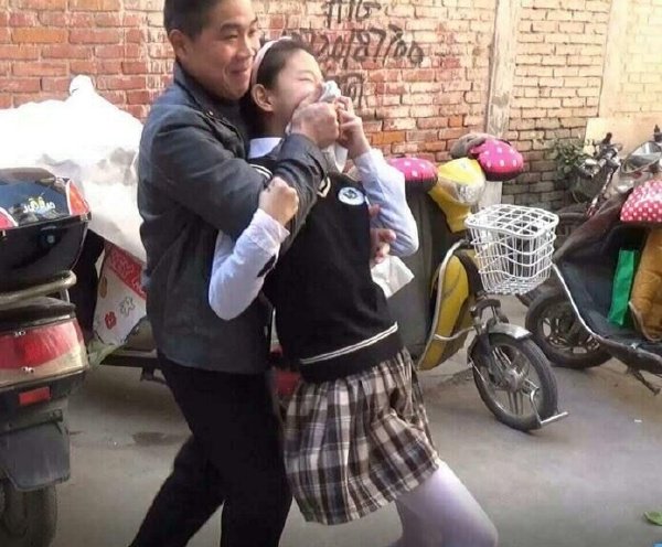 河猫v Twitter 送你白丝谢罪