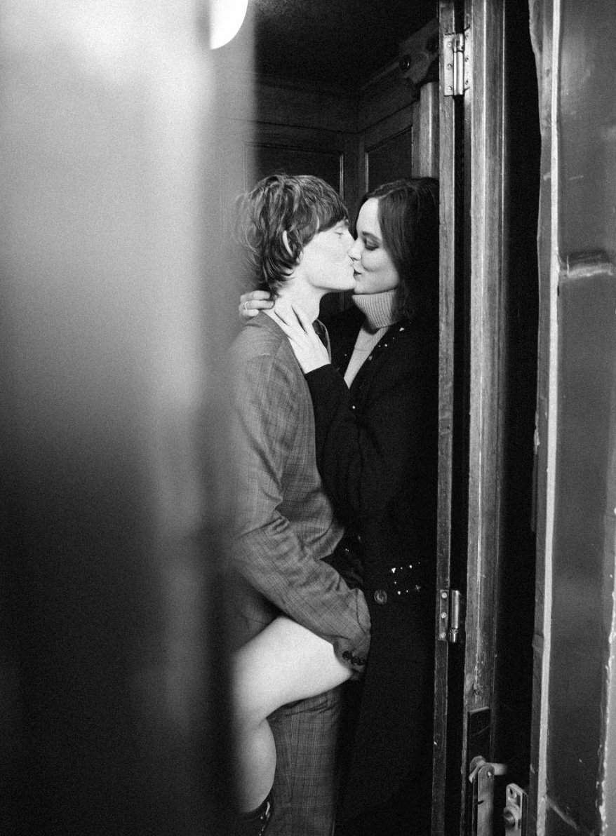 ShopRevolution_'s tweet photo. Steal a kiss from your lover. #HappySaturday via @The_Kooples https://t.co/5mNeECRbpK