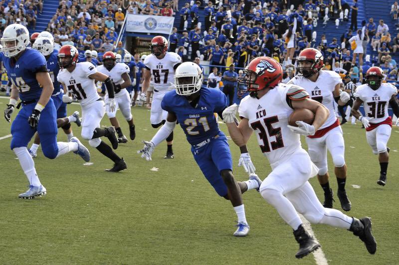 CometFootball2's tweet photo. Have a Great Game to day Braden Brown https://t.co/3KxQPRIESv