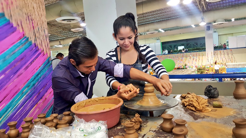 ESAmundo's tweet image. Las personas pueden hacer turismo vivencial en destino artesanal Feria #PueblosVivos Fotos/ESAmundo: V. Méndez