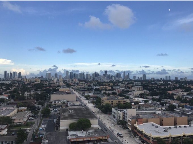 I ♥️ #Miami .... 🖕#Irma https://t.co/4RcIpfU56o
