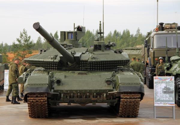 الجيش الروسي يشتري نسخه جديده من دبابات T-90 وهي النسخه T-90M DJTxYOfXgAE4KIJ