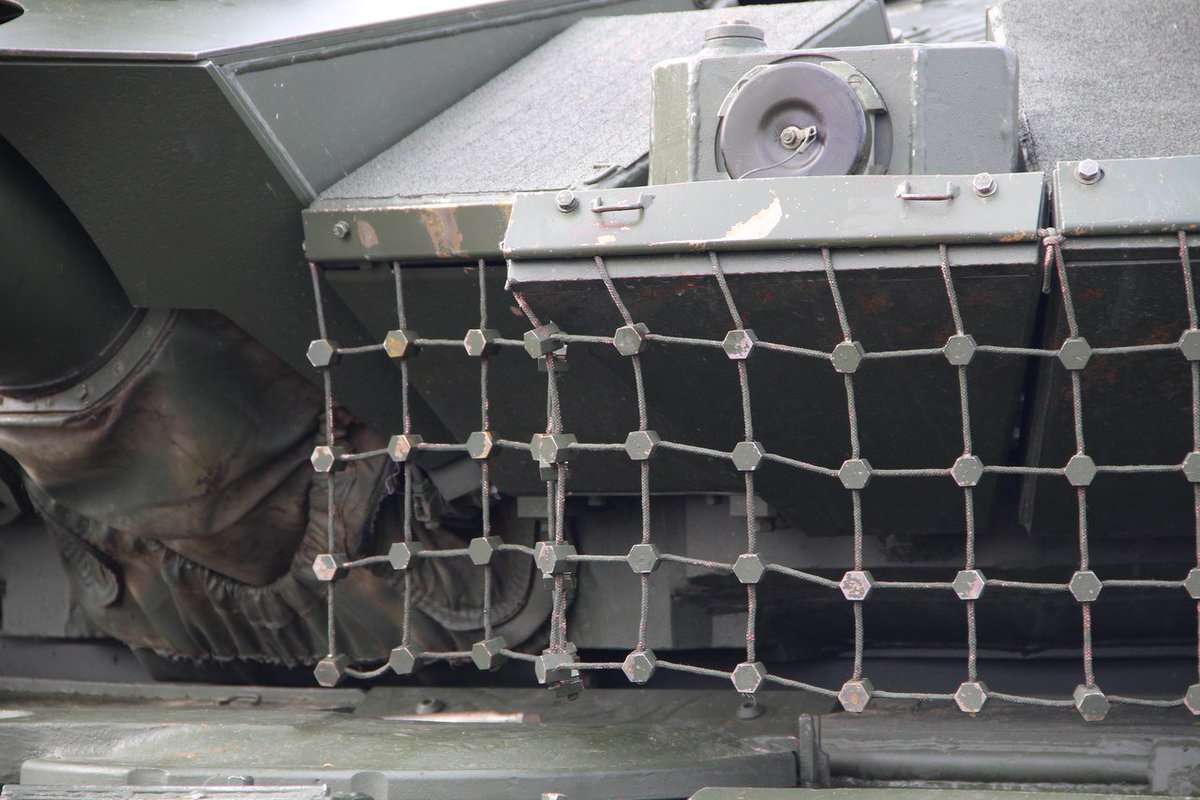 الجيش الروسي يشتري نسخه جديده من دبابات T-90 وهي النسخه T-90M DJTyof9WsAAjlvl