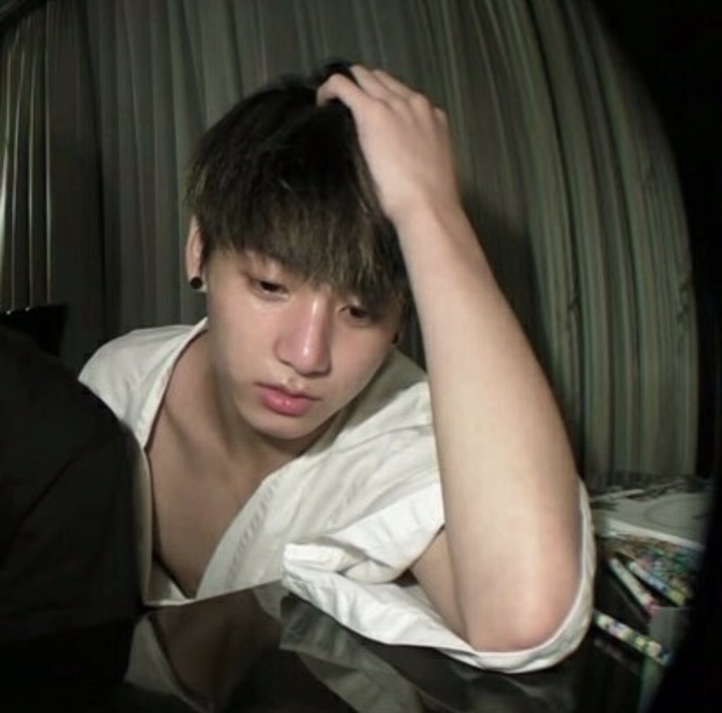 J____33's tweet photo. 『......何がそんなに気に食わないか言ってみ』｢..........................ジミン｣『...うん（笑）』｢........ジミンがお前をすきなのも、......お前がジミンに優しくするとこも｣『うん』｢...ころす｣『おうおう物騒だな』
#BTSで妄想 https://t.co/MHazvNKJJK