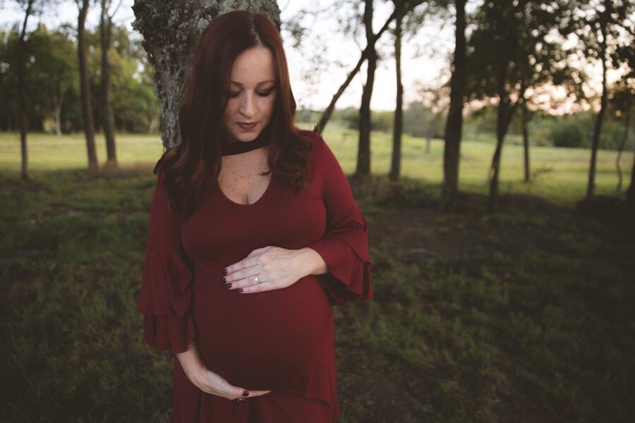 LucidLinds's tweet photo. Second #maternity #shoot in the books. #photooftheday #photographer #maternitynashville #nashvillephotographer #lucidlinds #nowbooking #😍 #🕶 https://t.co/pE0EyCmSiP