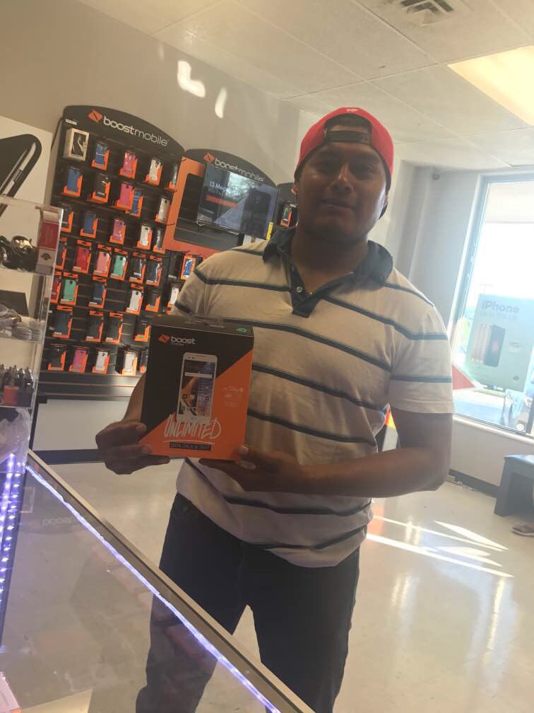 Leesburg_Boost's tweet photo. Mad with metro but happy with boost!!! Another for @Frederick_Boost @SPGmikeSPG @MikeWodzisz @Leesburg_Boost https://t.co/Gd8CSxNYR1