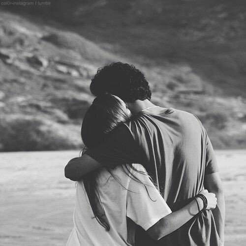 Por más noches junto a ti, más besos interminables y abrazos susurrando "te quiero".
