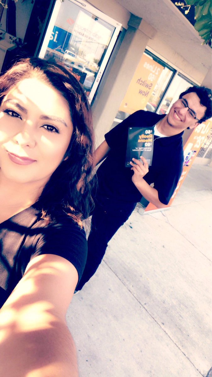 Maria_SPG's tweet photo. Working the streets letting customers know they now can #FlipOffTaxes with Boost Mobile @spg_benordaz https://t.co/OmaF9pdSYa