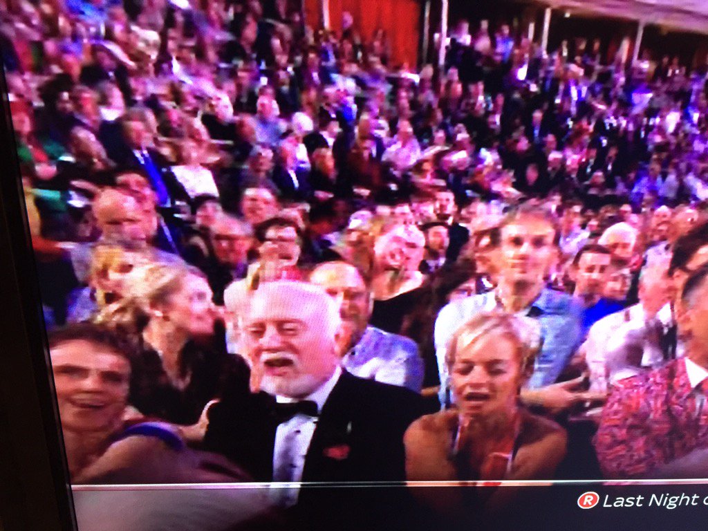 Charlie_Cawood's tweet photo. @KaterinaMina1 #bbcproms2017 #bbc #bbcproms2017 #BBCPromsInThePark #next #year #2018 we'll #see #you #sing 🦋🌎💜 https://t.co/vf5fOi1UJO