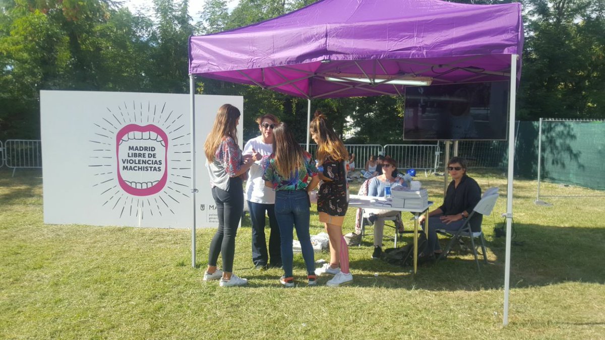 dcodefest's tweet photo. La campaña de @MADRID y @MadridIgualdad por unas fiestas libres de violencias machistas ha estado hoy en #DCODE2017. #DCODEDiceNo https://t.co/pOZz2Cdzlv