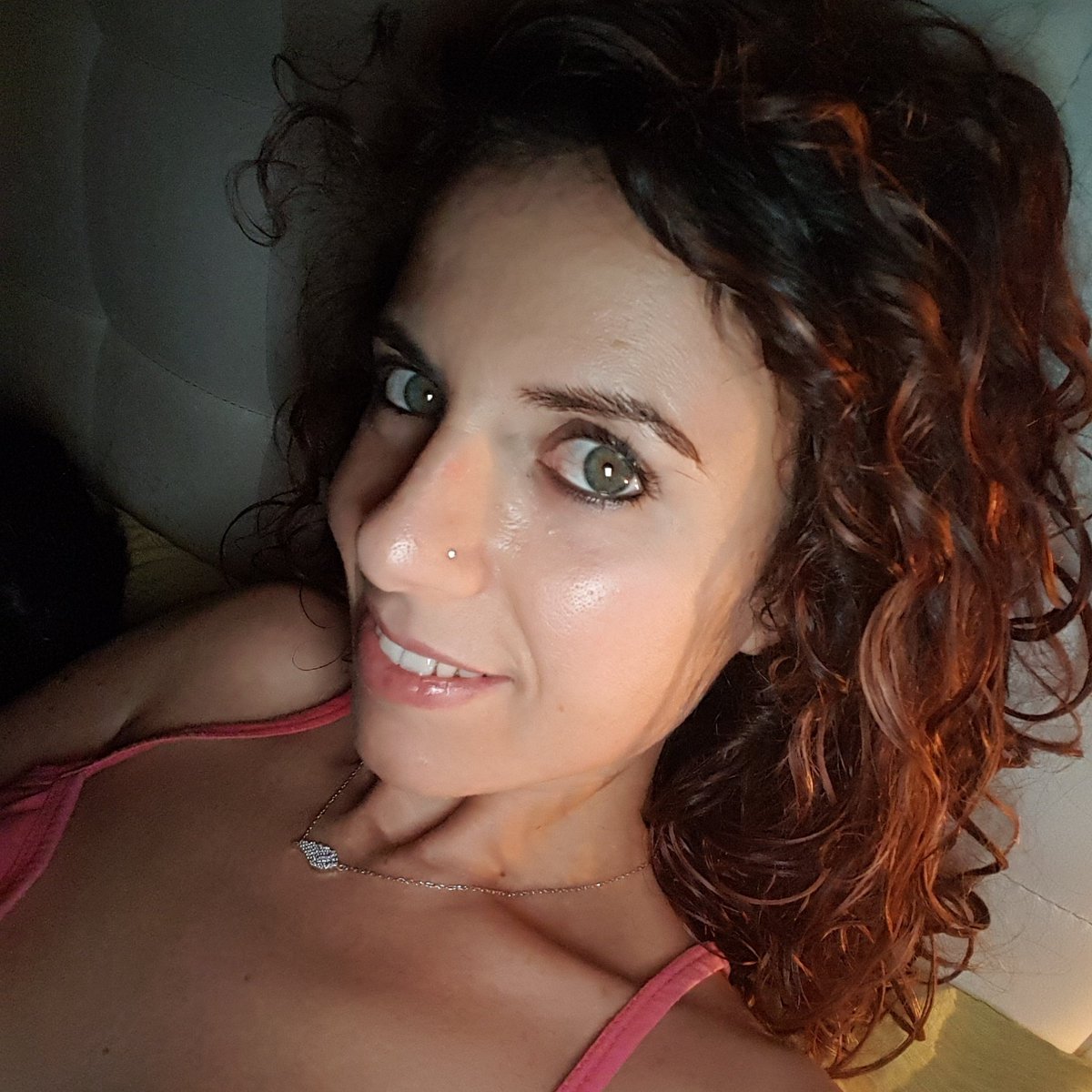 Doradeff's tweet photo. Le cose cambiano solo se sei tu a volerle cambiare. 
#likes #night #friendship #selfie 
#beautiful #smile #fun  #selfietime #cool https://t.co/oqDyKO7jA5