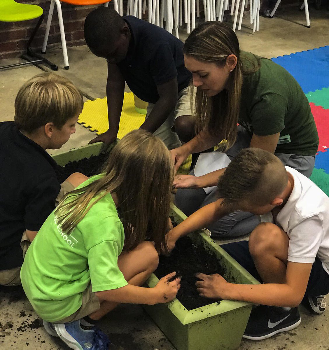 PopUpProduceCLT's tweet photo. Planting with @cltlab was a blast! We can't wait to see your #produceprogress! ๐
๐ธ: @WalkerVisual https://t.co/oHM2OwGjYS
