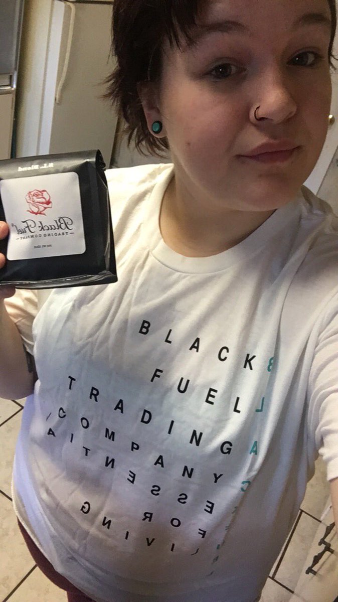 echelonfam30's tweet photo. my #essentialsforliving 😍☕️ @blackfuel @ShannonLeto #SLBlend https://t.co/fNuTm6SH9q