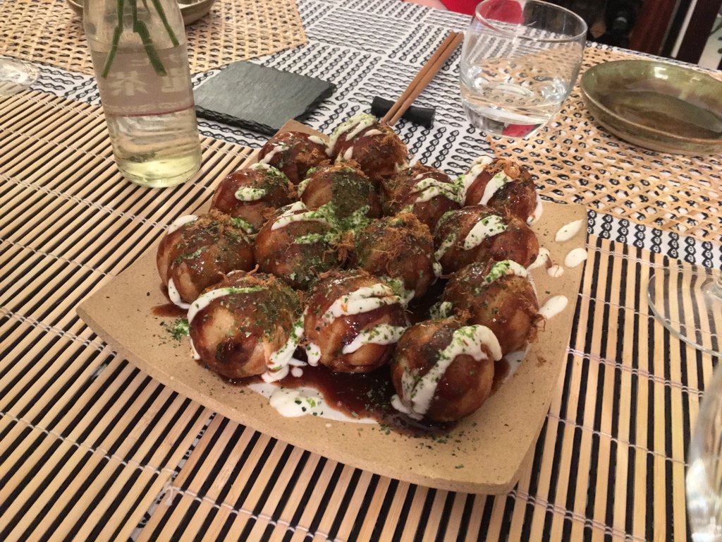 BentoBoks's tweet photo. We’ve had a delicious evening joining @theveganronin’s vegan/japanese supper club. Oh boy, it was so gooood! #uktrip17 #hellokittyrice https://t.co/hRGXOQqx50