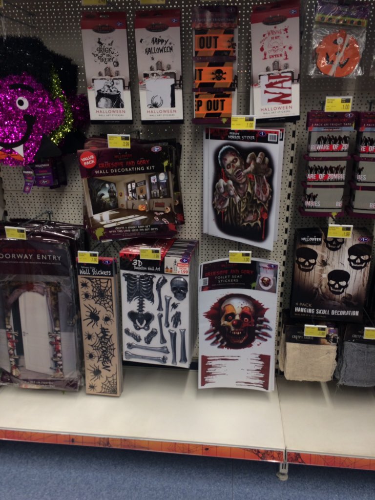 OctoberMONSTER5's tweet photo. I'll have no money by the time halloweens here https://t.co/vJibW6fLuq