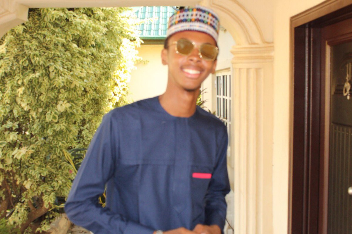 appalonapparel's tweet photo. @Mr_Rvz_ stuns in captivating attire that one can't help but admire. https://t.co/ACnizPgIAS