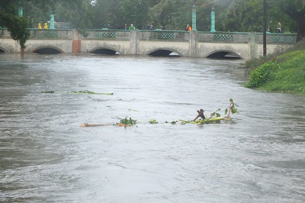 rakapaga's tweet photo. Adoptan medidas en Camagüey ante posible desbordamiento de ríos (+ Fotos) #HurrcaneIrma
https://t.co/wRBfW24p82
@cadenagramonte @aliciarca https://t.co/c6OrXMNQLK