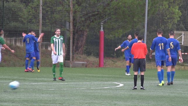 Gol_Cat's tweet photo. 📺"La @UESalleGirona cau davant @cf_lloret B".L'equip de @josecaceres2015 assaboreix la 1a victòria https://t.co/Dw3miy1K5r Per @sergi_vargas https://t.co/lYFT9NyW9W