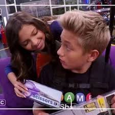 Santalberto90's tweet photo. When is likes couple for Babe&Hudson..😍💑 she and her💓💞 @GameShakers @CreeCicchino @KucThomas #Budson #Tree #GameShakers https://t.co/TUVlEP4GGI